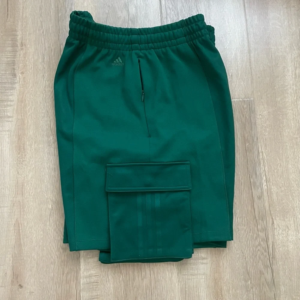 IVY PARK Men's Green Athletic Cargo Shorts